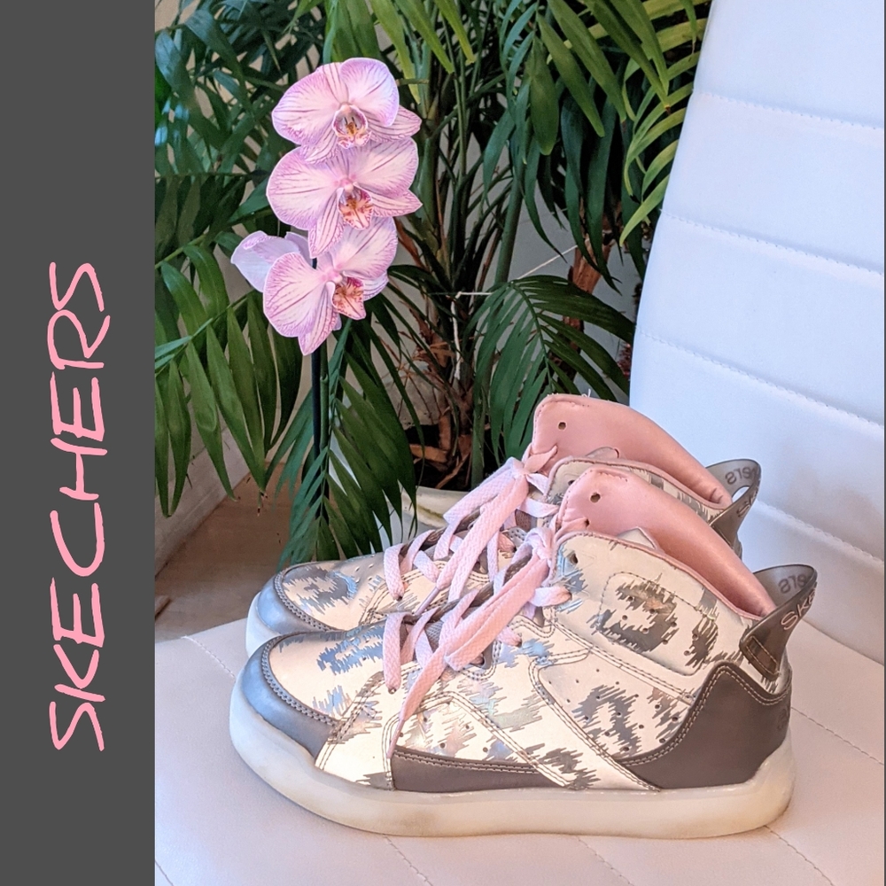 SKECHERS